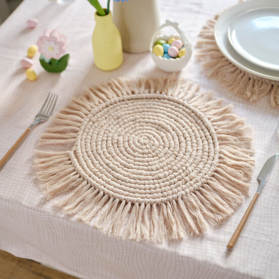 macrame-projects-for-beginners%20-placemats.jpg?sw=554&q=85