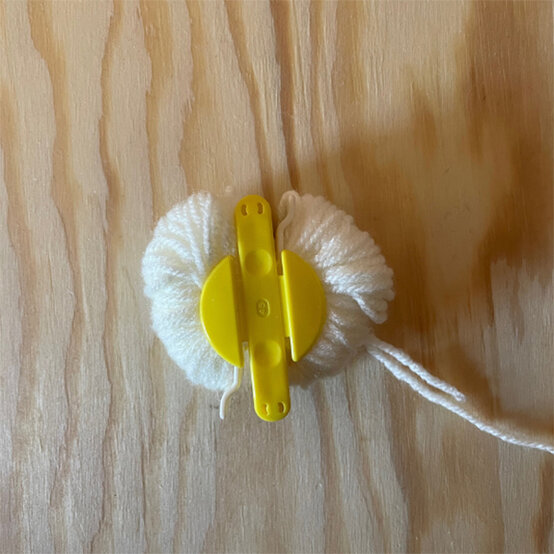 pom-pom-ghost-3c.jpg?sw=554&q=85