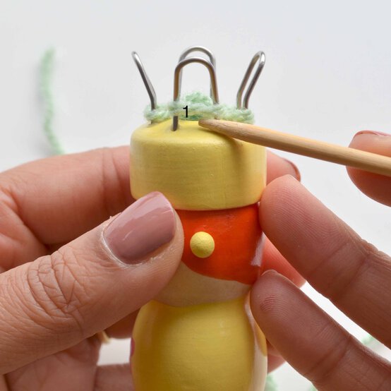 How-to-Make-a-Knitted-Eid-Mubarak-Sign_step9a.jpg?sw=554&q=85