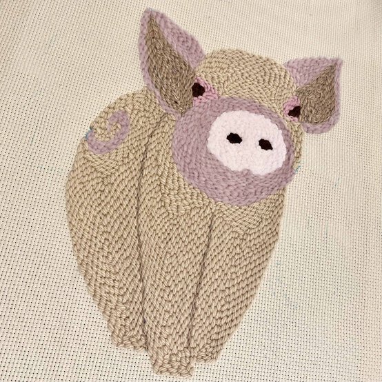 punch-needle-farm-pig-step-4.jpg?sw=554&q=85