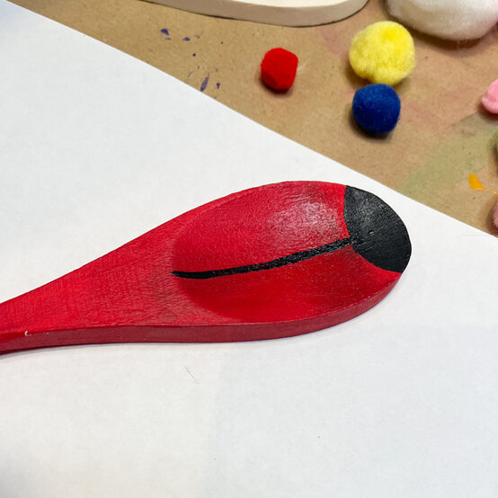 idea_how-to-make-story-spoons-ladybird_step2.jpg?sw=554&q=85