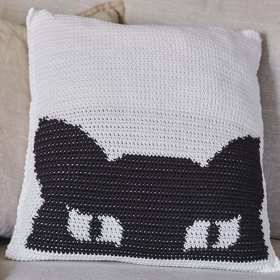 ideas%5Fmain%5Fhow%2Dto%2Dcrochet%2Da%2Dcat%2Dcushion.jpg?sw=554&q=85