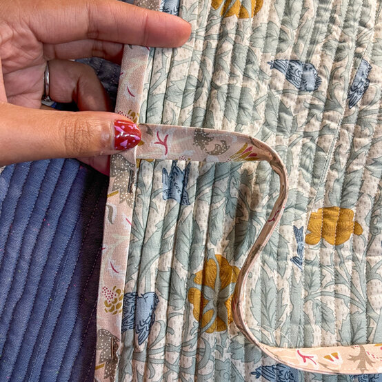 ideas%5Fhow%2Dto%2Dsew%2Da%2Dquilted%2Dwaistcoat%5Fstep%2D7.jpg?sw=554&q=85