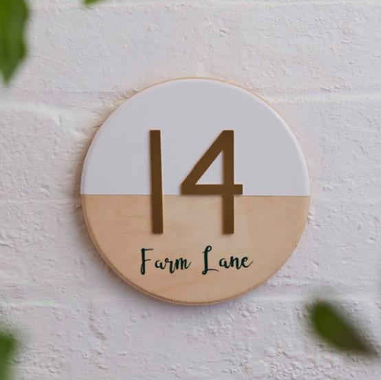 cricut-home-decor-personalised-house-sign.png?sw=554&q=85