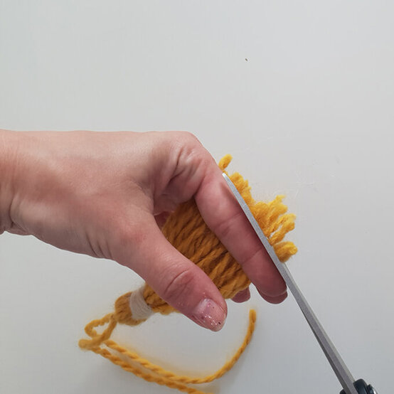 cricut%2Dhow%2Dto%2Dmake%2Dpersonalised%2Dchristmas%2Dstockings%2Dtassels%2Dstep%2D6.jpg?sw=554&q=85