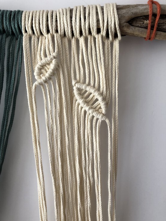 how_to_make_an_autumn_leaves_macrame_wallhanging_image_7.jpg?sw=554&q=85