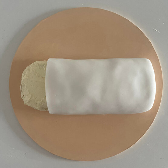 idea_how-to-decorate-a-rocket-cake_step9d.jpg?sw=554&q=85