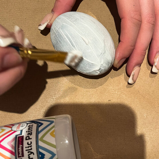 idea_how-to-make-a-pebble-portrait_step1.jpg?sw=554&q=85