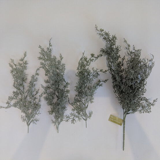 traditional-red-artificial-wreath-2.jpg?sw=554&q=85