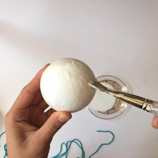 yarn-ball-baubles-1.jpg?sw=554&q=85