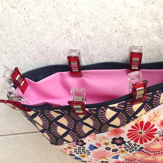 fan-purse-14.jpg?sw=554&q=85