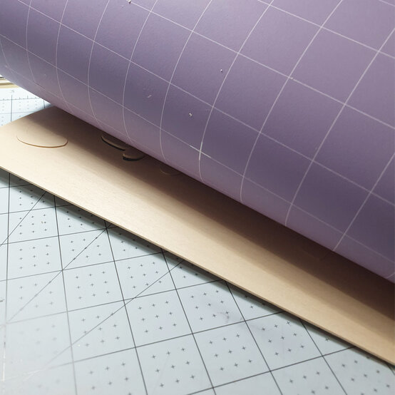 cricut_spring_wreath_step_25_2.jpg?sw=554&q=85