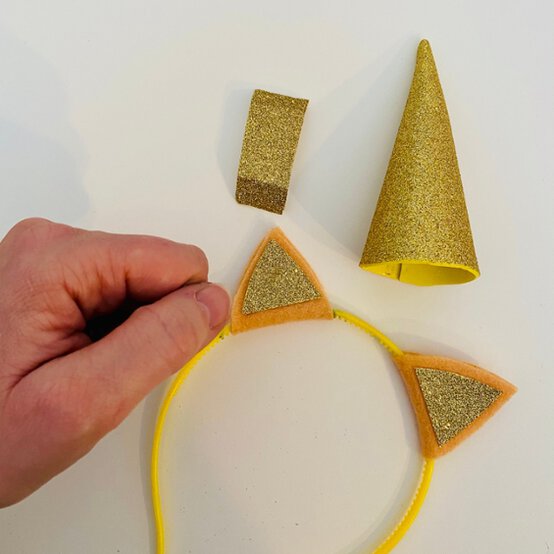 How_to_Make_a_Unicorn_Head_Dress_6.jpeg?sw=554&q=85