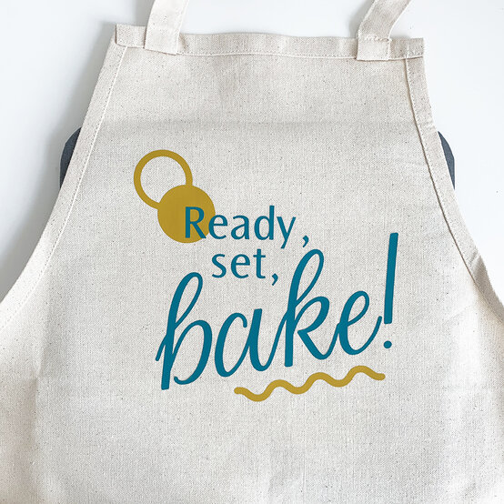 cricut_how_to_make_a_personalised_baking_hamper_cricut-apron_step-18_2.jpg?sw=554&q=85
