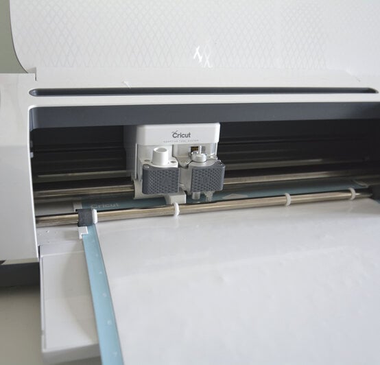 vinyldoorsignstep6.jpg?sw=554&q=85