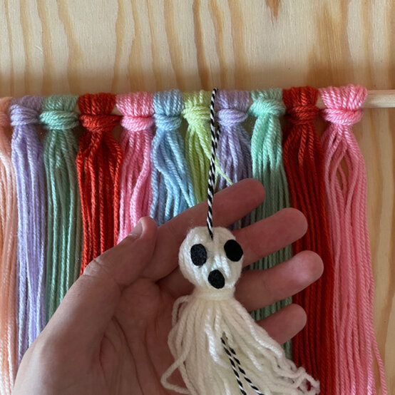 ghost-wall-hanging_6c.jpg?sw=554&q=85