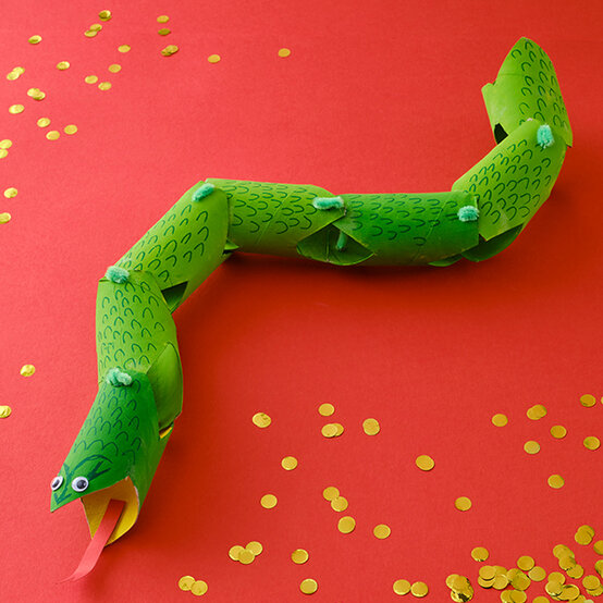 how%2Dto%2Dmake%2Da%2Dcraft%2Droll%2Dsnake%5Fstep%2D8.jpg?sw=554&q=85