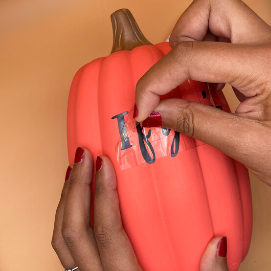 slogan-pumpkins_step-6c.jpg?sw=554&q=85