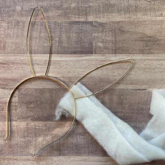 Idea_how-to-make-a-floral-bunny-headband_step3a.jpg?sw=554&q=85