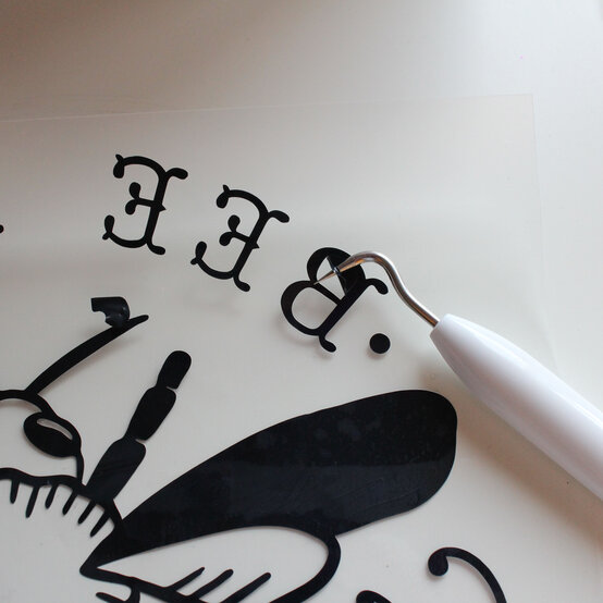 bee-kind-tshirt_step6.jpg?sw=554&q=85