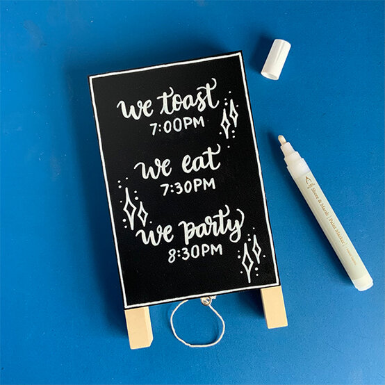 how%2Dto%2Ddecorate%2Da%2Dchalkboard%2Dparty%2Dsign%5Fstep%2D4.jpg?sw=554&q=85