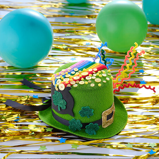 how-to-make-a-st-patricks-day-hat_step-7b.jpg?sw=554&q=85