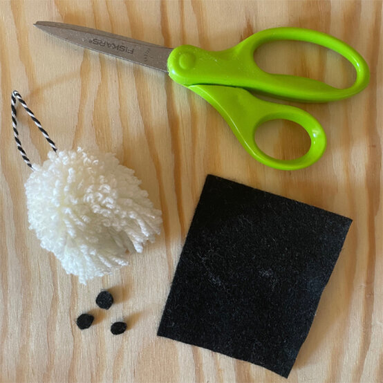 pom-pom-ghost-7a.jpg?sw=554&q=85