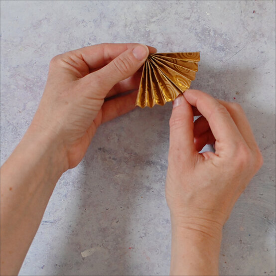 diwali-diya-lamp-card-5b.jpg?sw=554&q=85