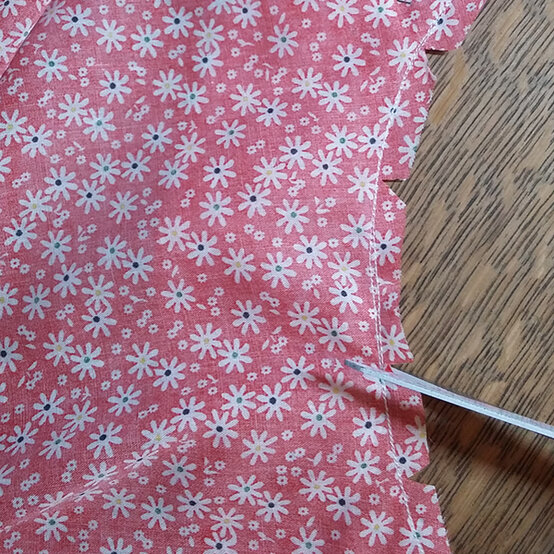 simple-dress-step11.jpg?sw=554&q=85