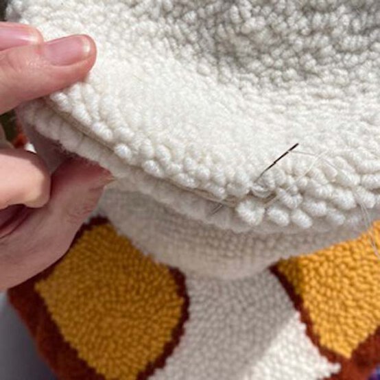 ideas%5Fhow%2Dto%2Dmake%2Da%2Dpunch%2Dneedle%2Dtoadstool%2Dcushion%5Fstep%2D6c.jpg?sw=554&q=85