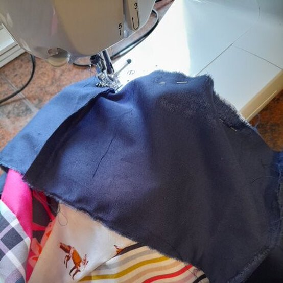 how_to_make_a_flower_floor_cushion_5e.jpg?sw=554&q=85