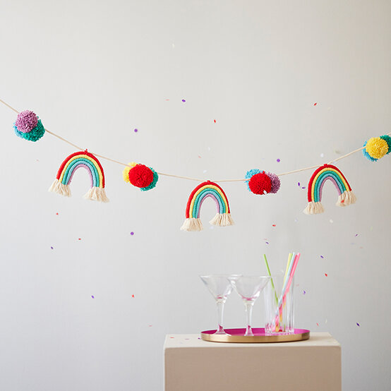 pride%5Frainbow%2Dyarn%2Dscrap%2Dbunting.jpg?sw=554&q=85