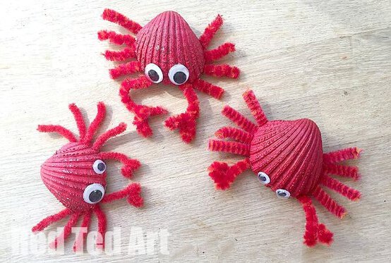 adorable-shell-crafts-turn-your-beach-finds-into-these-super-cute-crab-fridge-magnet-600x404.jpg?sw=554&q=85