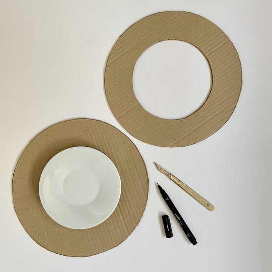 img_autumnleafwreathstep2.jpg?sw=554&q=85