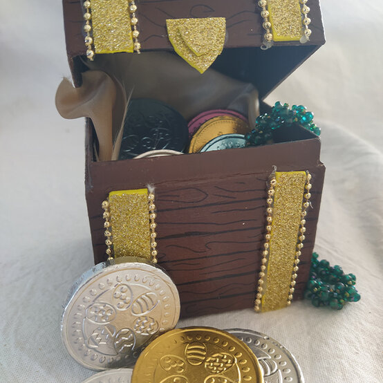 artisan-ailidh-clark-easter-chest.jpg?sw=554&q=85