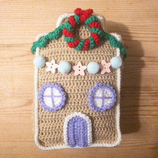 gingerbreadhouse-_house_2_front_fin.jpg?sw=554&q=85