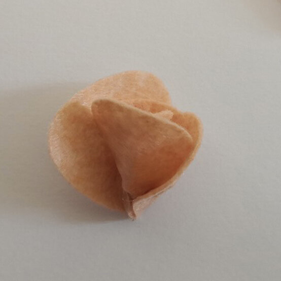 ideas%5Ftwo%2Deasy%2Dspring%2Dprojects%2Dusing%2Dfelt%2Dflowers%5Frose%2D3.jpg?sw=554&q=85