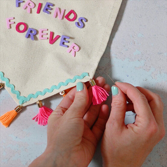 crafts-for-international-friendship-day41.jpg?sw=554&q=85