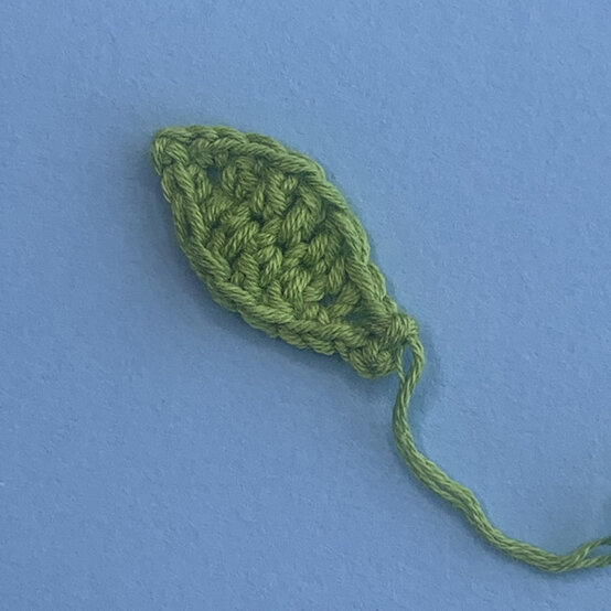 ideas%5Fhow%2Dto%2Dcrochet%2Da%2Drose%5Fleaf%2D3.jpg?sw=554&q=85