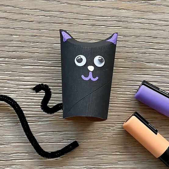 Idea_how-to-make-a-halloween-village_step5.jpg?sw=554&q=85