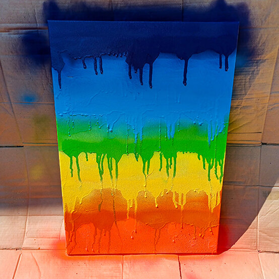 idea_gravity-drip-canvas-with-spray-paint_step8c.jpg?sw=554&q=85