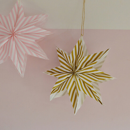paper-bag-stars11.jpg?sw=554&q=85