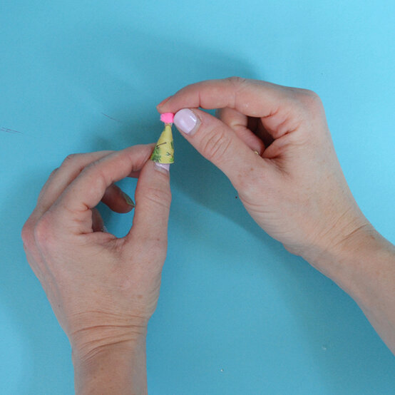 jungle-themed-party-cake-toppers-7.jpg?sw=554&q=85