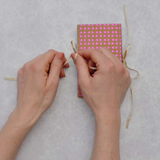 concertina-cards14.jpg?sw=554&q=85