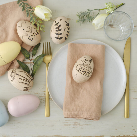 ideas%5Fmain%5Fhow%2Dto%2Dmake%2Dpyrography%2Deaster%2Deggs.jpg?sw=554&q=85