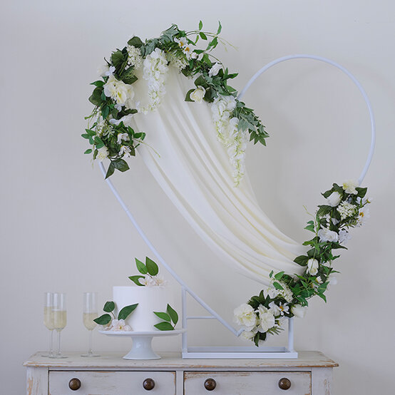 wedding%2Dprojects%2Dfor%2Ddiy%2Dbrides%2Dand%2Dgrooms%5Flarge%2Dheart%2Darch.jpg?sw=554&q=85