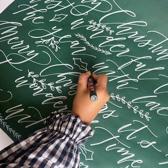 idea_christmas-drawn-giftwrap_step5b.jpg?sw=554&q=85