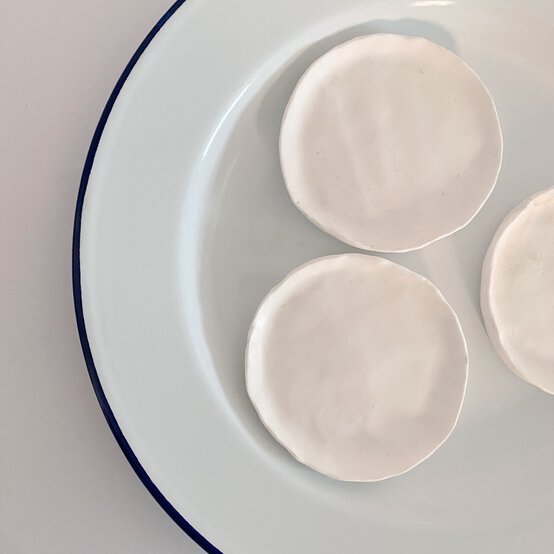 how_to_make_a_woodland_inspired_jewellery_dish_5.jpg?sw=554&q=85