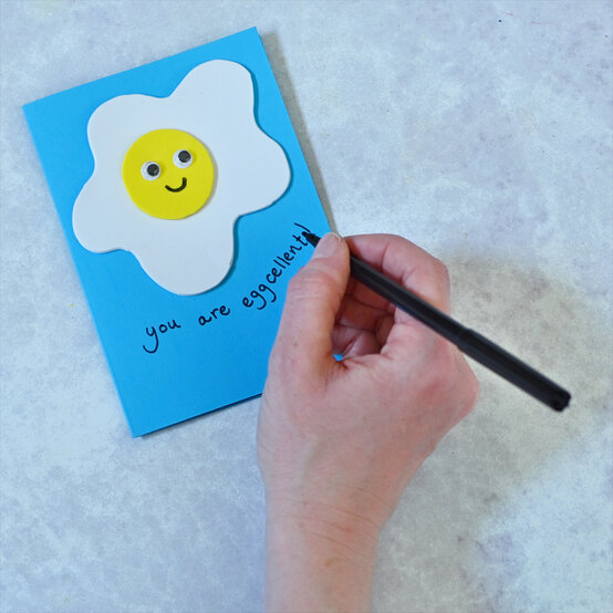 kids-fathers-day-card-egg-card-step-2d.jpg?sw=554&q=85