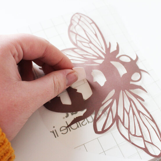 hello_beautiful_tote_step_7.jpg?sw=554&q=85